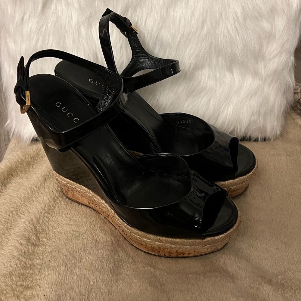 Gucci black patent espadrille wedge heals woman’s 38.5